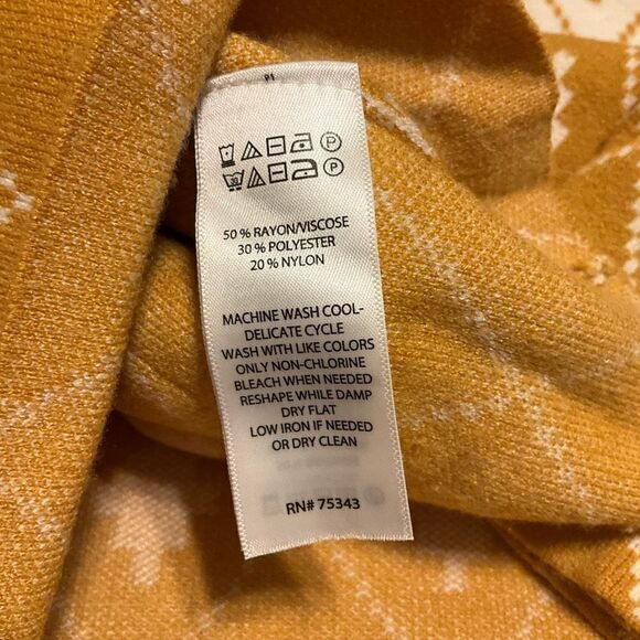 Rachel Zoe Funnel Neck Geometric Sweater, M. Mustard and White. Quality - Picture 14 of 16